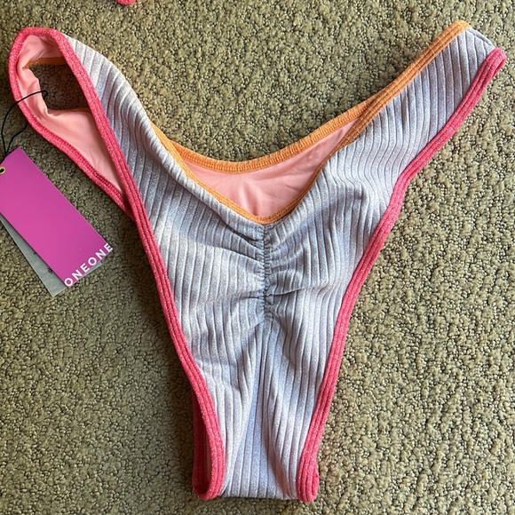 ONEONE Swimwear set, NWT size XL - Picture 6 of 7
